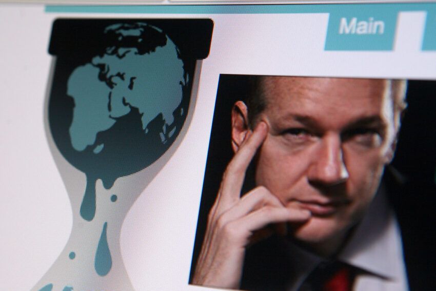 AssangeDAO собрала более $36 млн на помощь основателю WikiLeaks