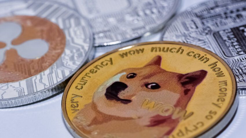 Цена Dogecoin показывает рост на фоне укрепления криптовалютного рынка